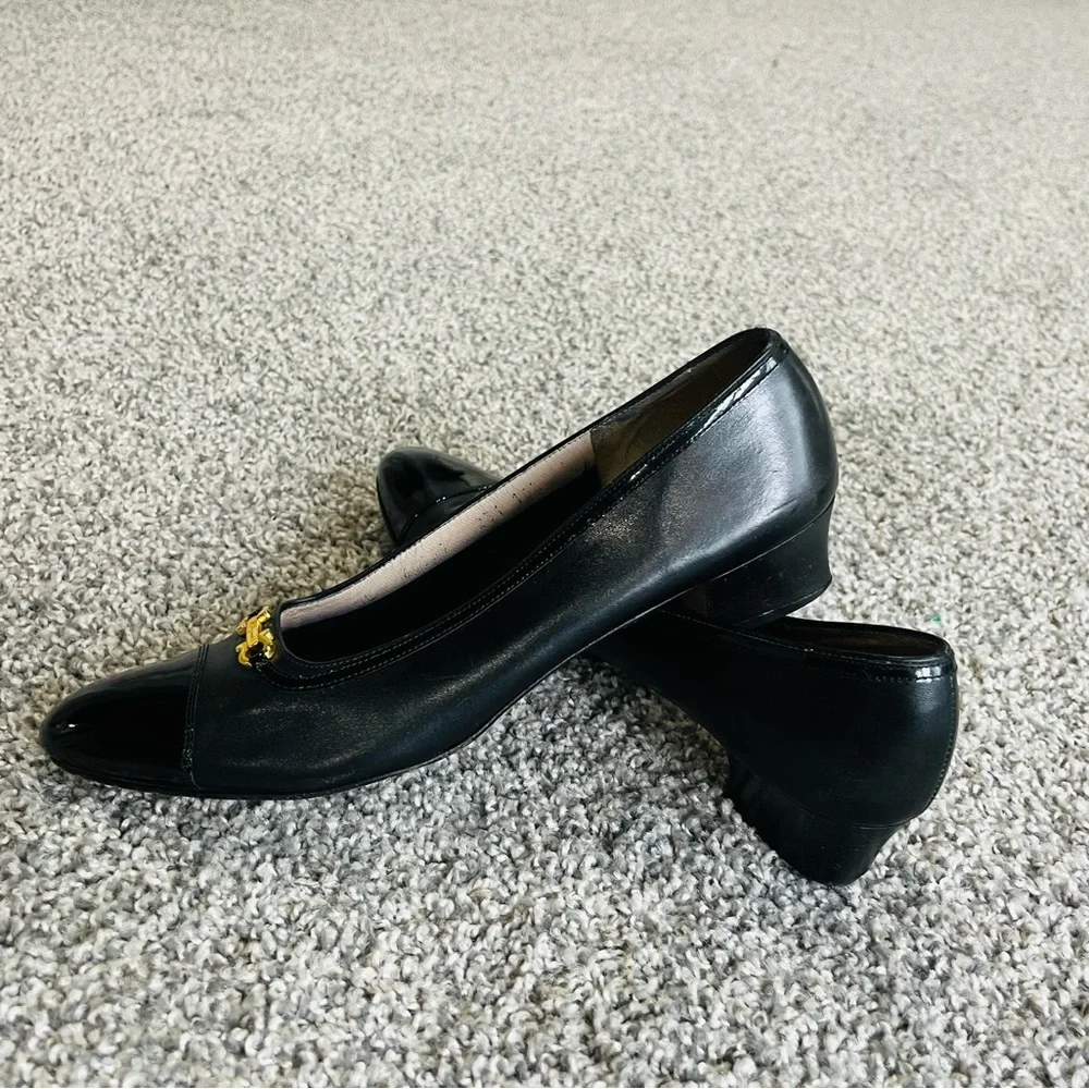 Salvatorre Ferragamo Heels 10 1/2 A narrow - Picture 2 of 7